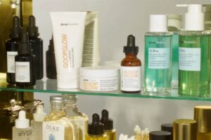 How Can Cosmetic Private Label Manufacturers Elevate Your Brand?