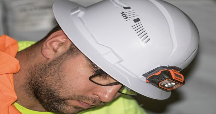 hard hat with light